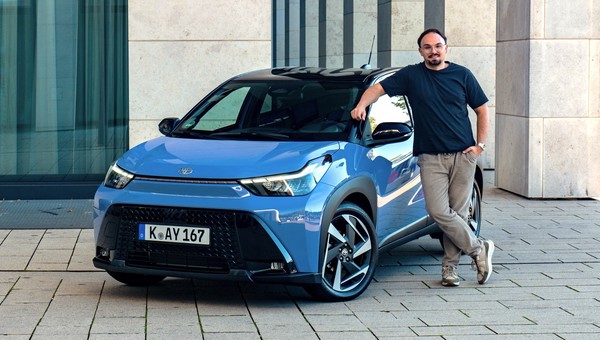 Jeździłem najmniejszą pełną hybrydą. Toyota Aygo X HEV nie chciała zużywać paliwa