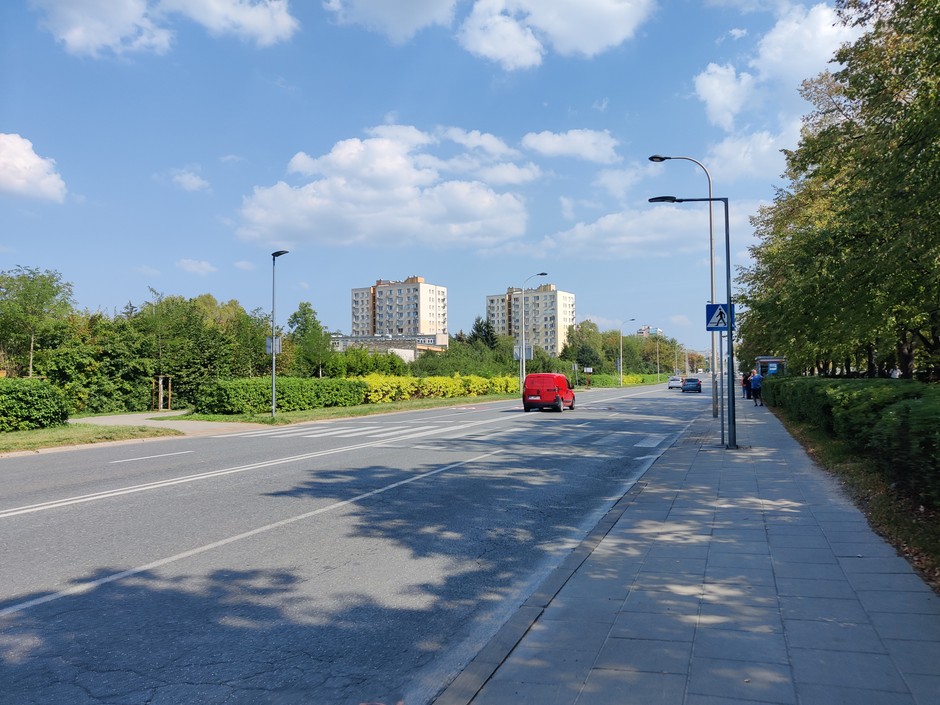 Ulica Woronicza w Warszawie po zamontowaniu progów zwalniających