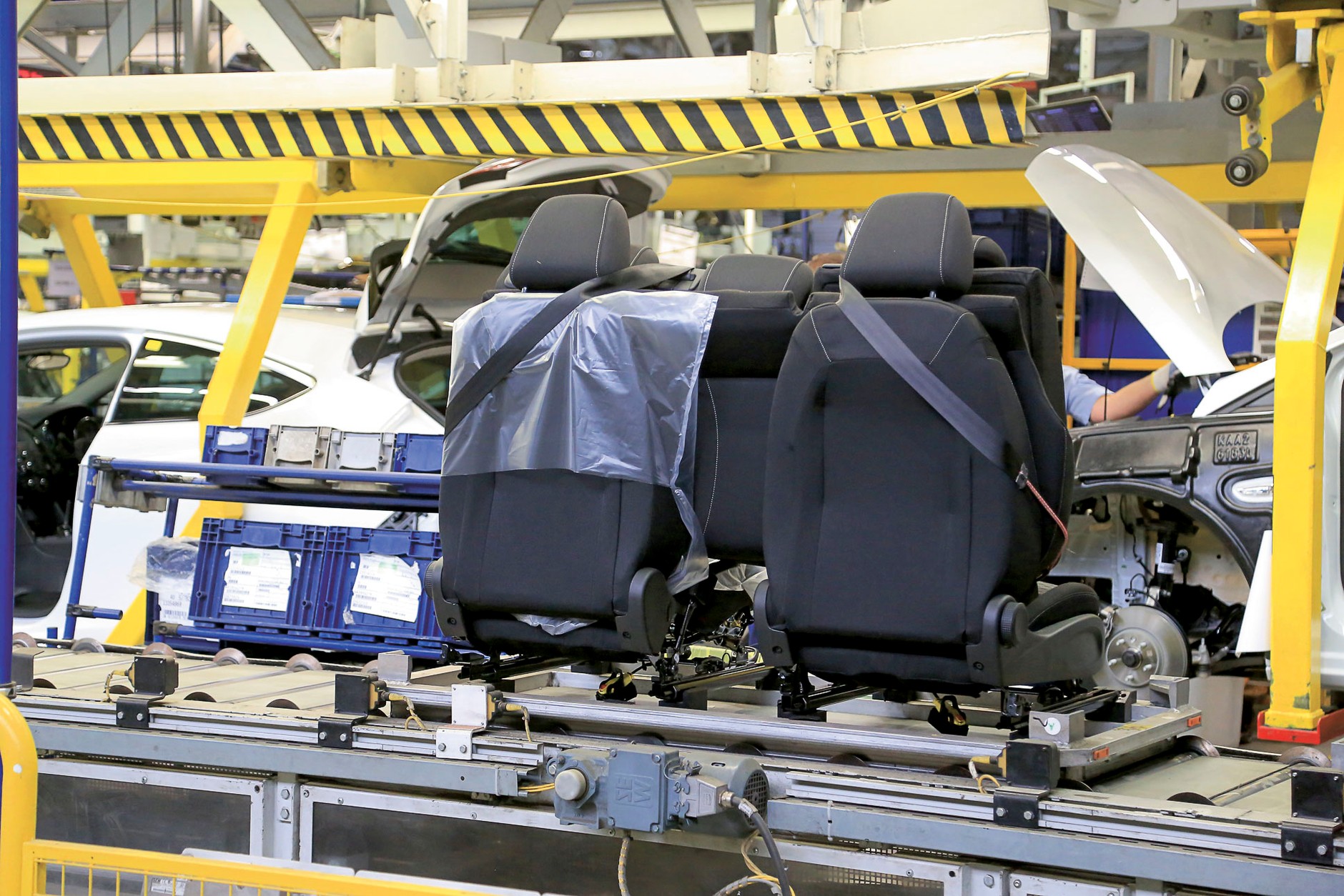 Fabryka Opla w Gliwicach: etapy produkcji Astry na wydziale montażu