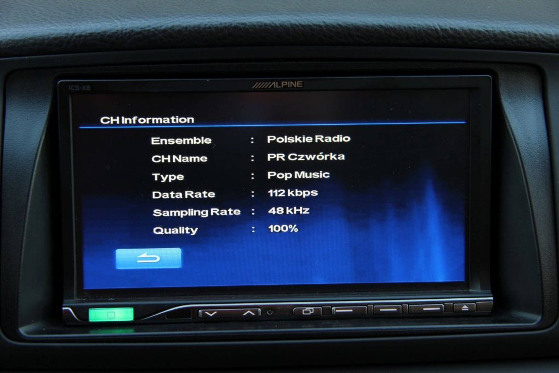 Przydatne dla dociekliwych: parametry odbioru. Choć nie trudno o wrażenie, że DAB brzmi lepiej niż zwykły FM, to jednak jeszcze potencjał jakości dźwięku nie jest wykorzystany.