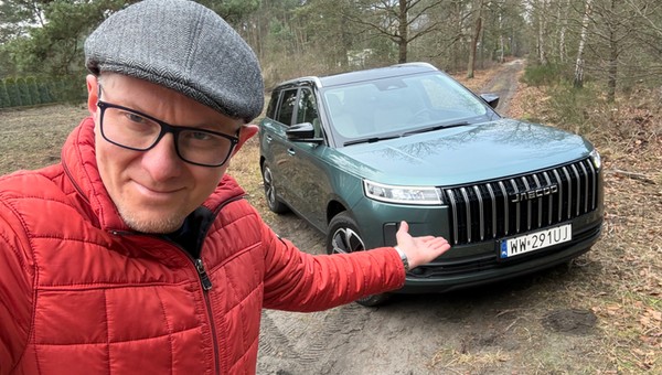 Jeździłem i spalinowym, i elektrycznym Jaecoo 5. Auta te mają sporo zalet, ale też trochę wad