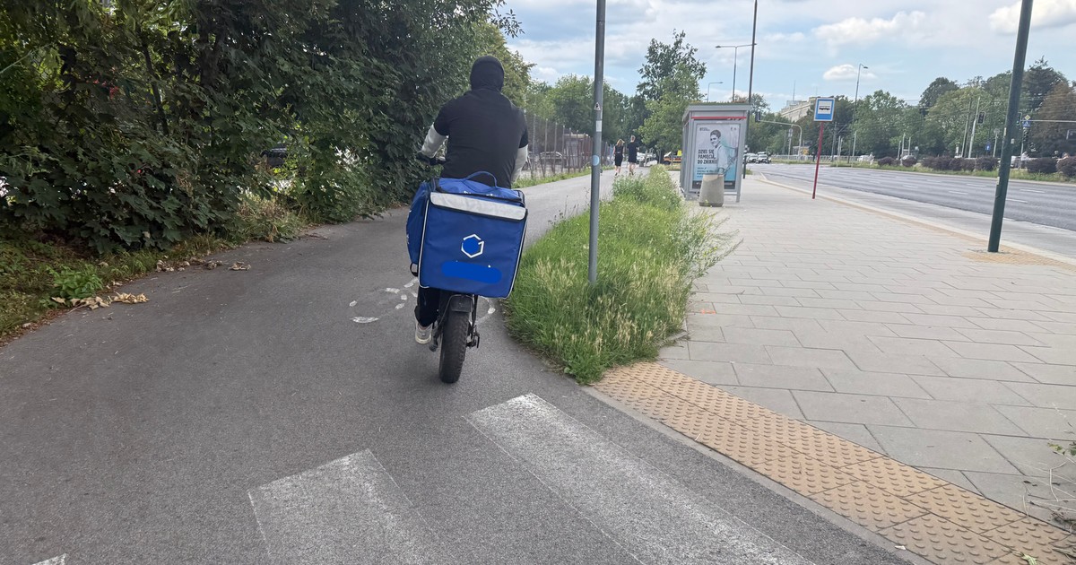 Nielegalny rower elektryczny – pojazd z manetką gazu
