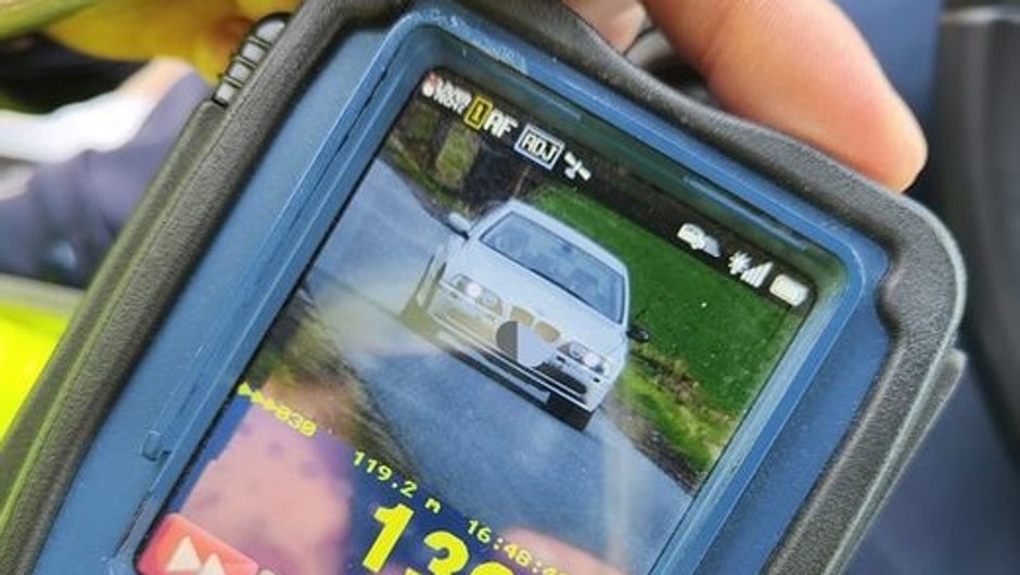 Obraz pochodzący z serwisu https://gniezno.policja.gov.pl/wl3/aktualnosci/252225,Nie-ma-litosci-dla-wysokich-predkosci.html