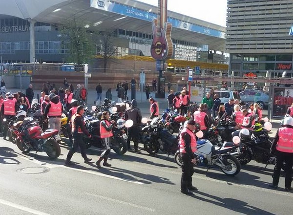 MOTORóżowi: 1 października próba pobicia rekordu Guinessa w samobadaniu piersi!