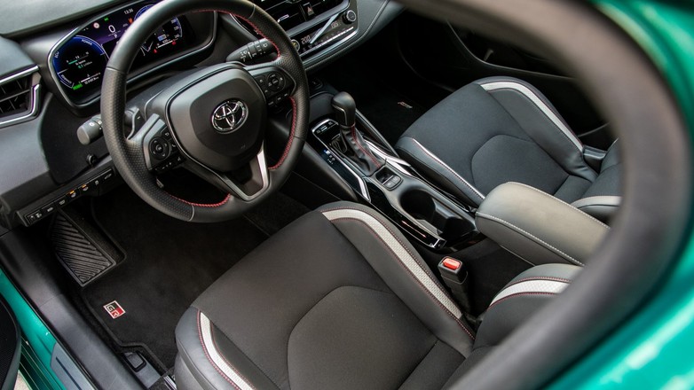 Toyota Corolla 2.0 Hybrid TS Kombi Super Green