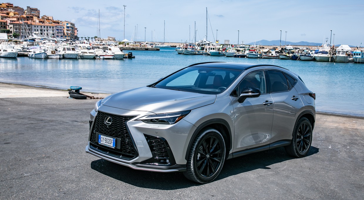 Lexus ogłosił wyprzedaż rocznika. Nowe ceny mają nie tylko hybrydowe SUV-y