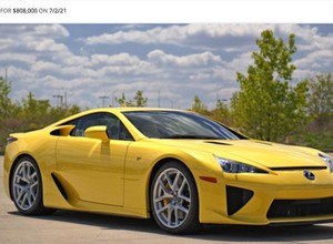 Niemal nowy Lexus LFA sprzedany na aukcji za ponad 3 mln zł