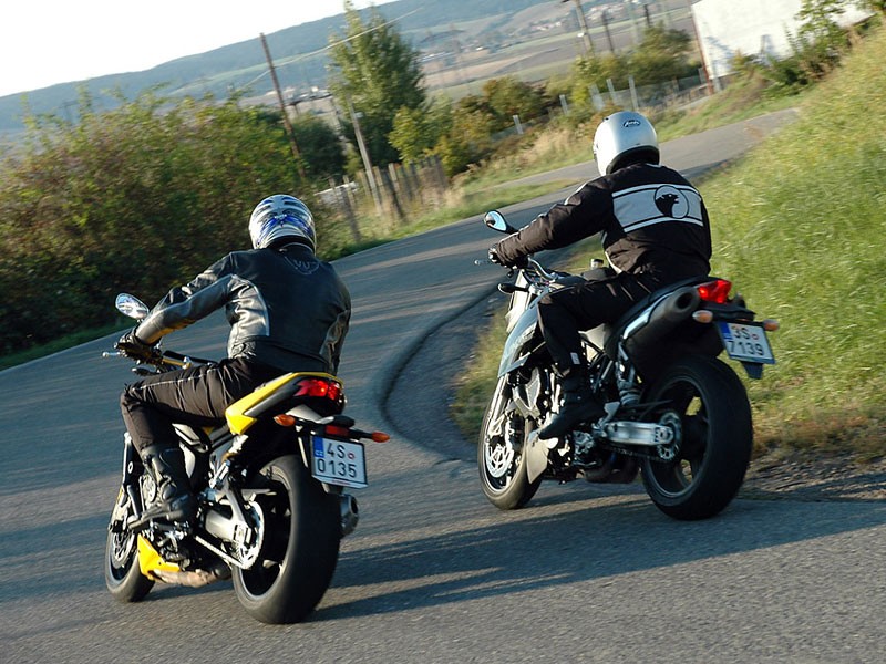 KTM 990 SuperDuke vs. Yamaha FZ1 (test porównawczy)