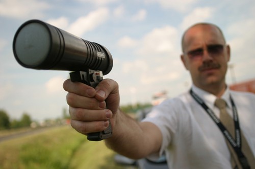 Kontrola radarowa - Jak działają nowe laserowe mierniki prędkości?