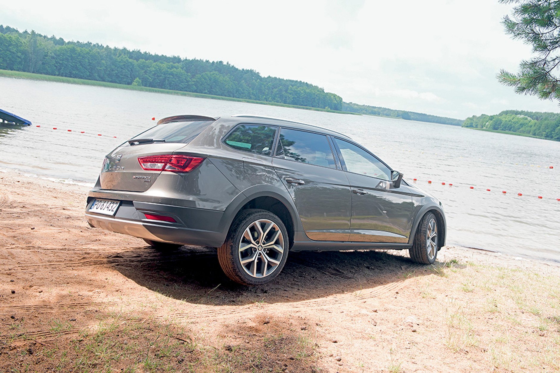Uterenowione kombi - Seat Leon X-Perience kontra Skoda Octavia Scout i Volkswagen Golf Alltrack