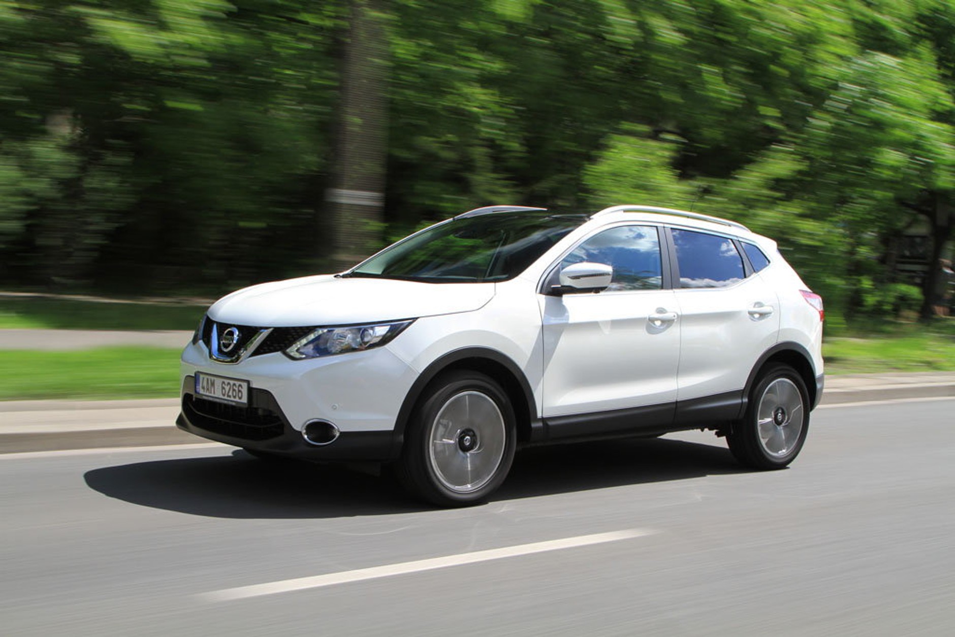 Duży, wygodny, ciężkawy - Nissan Qashqai DIG-T 160