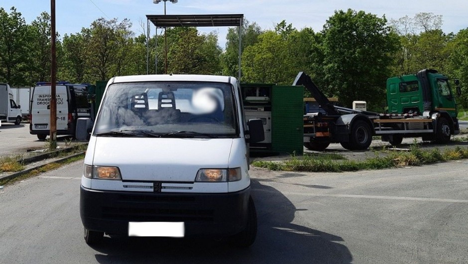 Laweta zabrała niesprawną autolawetę. Miała liczne usterki