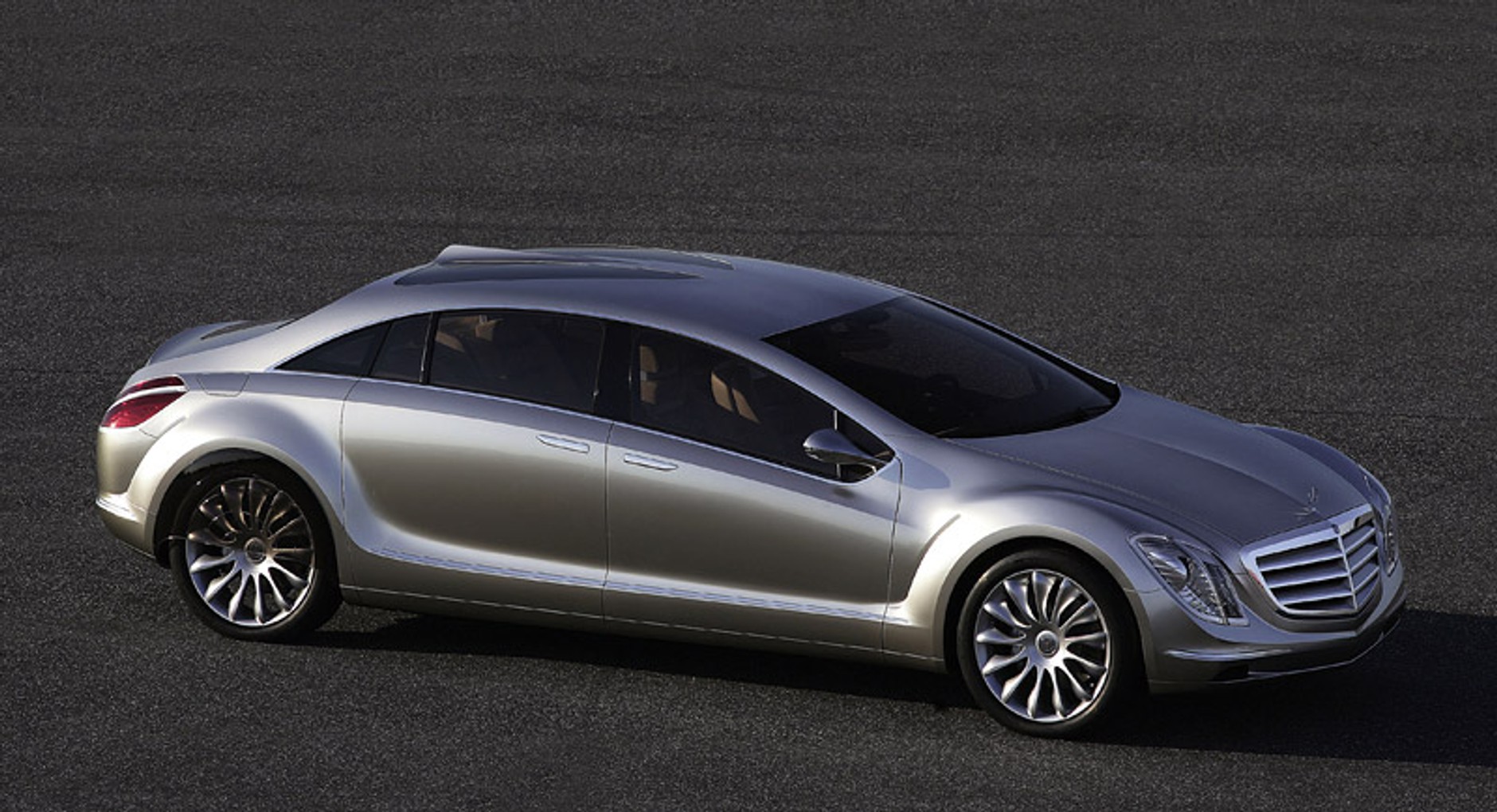 IAA Frankfurt 2007: Mercedes-Benz F700 – mistyczna nowoczesność