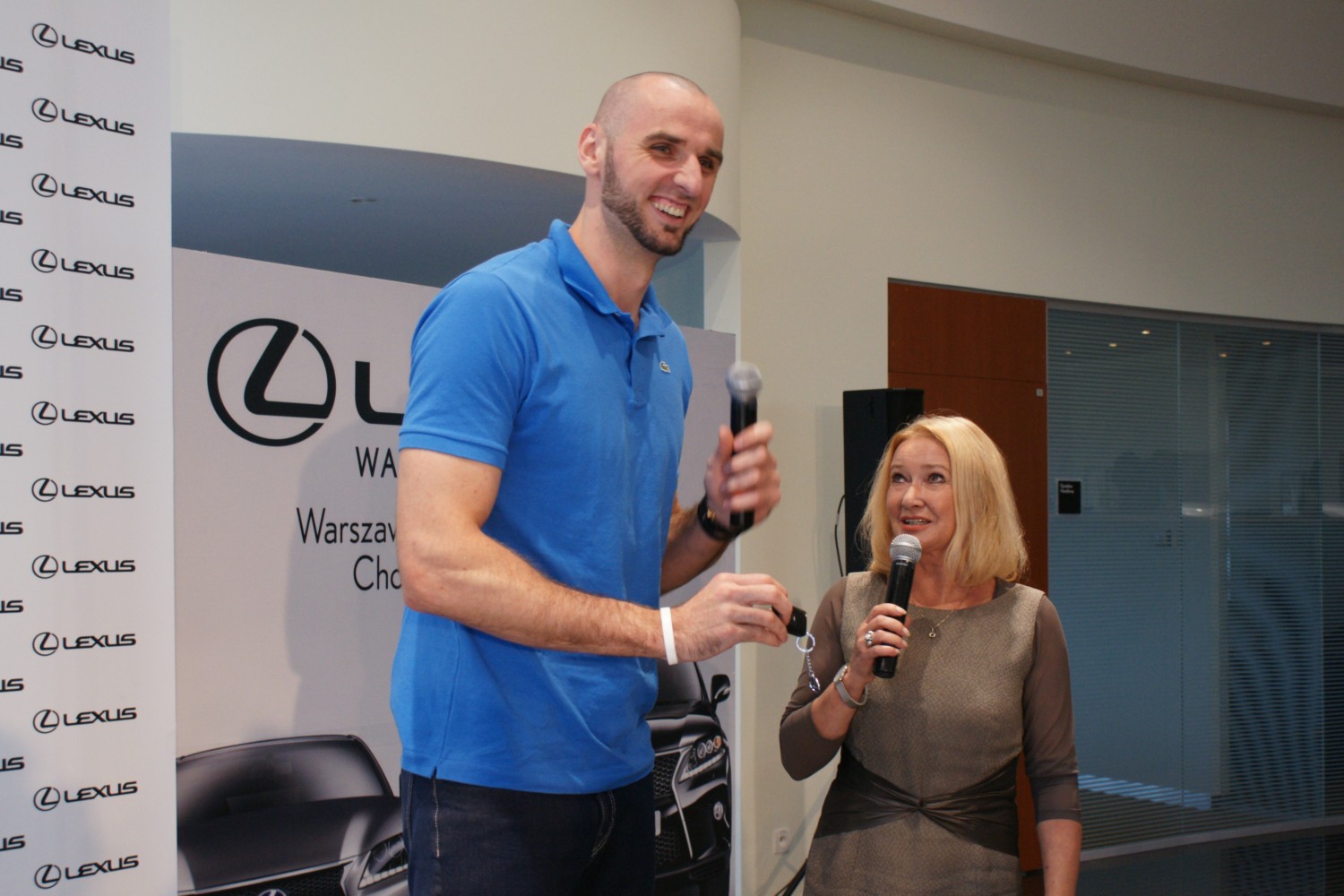 Marcin Gortat jeździ w Polsce...