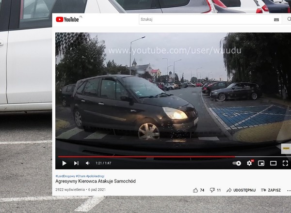 Pierwszeństwo podczas parkowania? Ten kierowca nie uważał na kursie na prawo jazdy