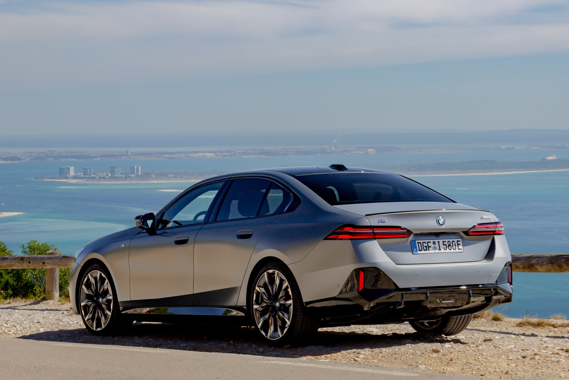 BMW i5