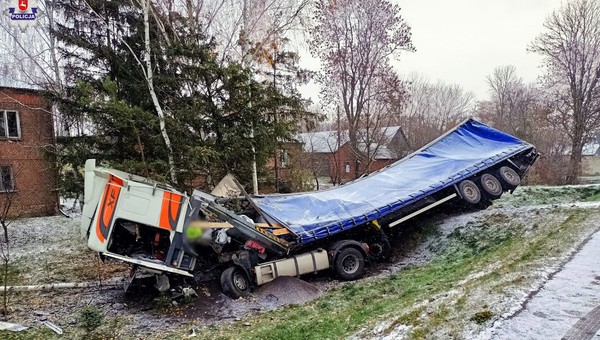 Z ciężarówki został tylko wrak. Wszystko z powodu lusterka