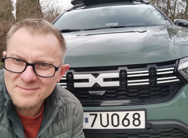 Jeździłem Dacią Jogger – najmniejszym i najtańszym autem dla siedmiu osób. I do tego na gaz