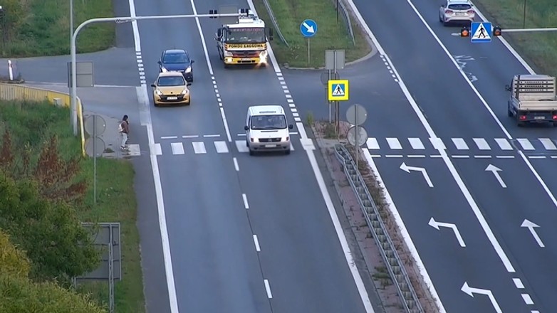 Niebezpieczne zachowanie kierowców zarejestrowane policyjnym dronem