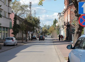 Czy za znakiem D3 wolno zawracać? Pytanie z egzaminu na prawo jazdy