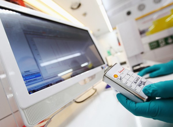 Mobilne laboratorium paliwowe - naukowa strona Formuły 1