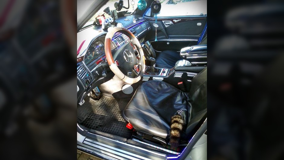 Mercedes E S210 "okularnik" - oszpecony z miłości, jest na sprzedaż