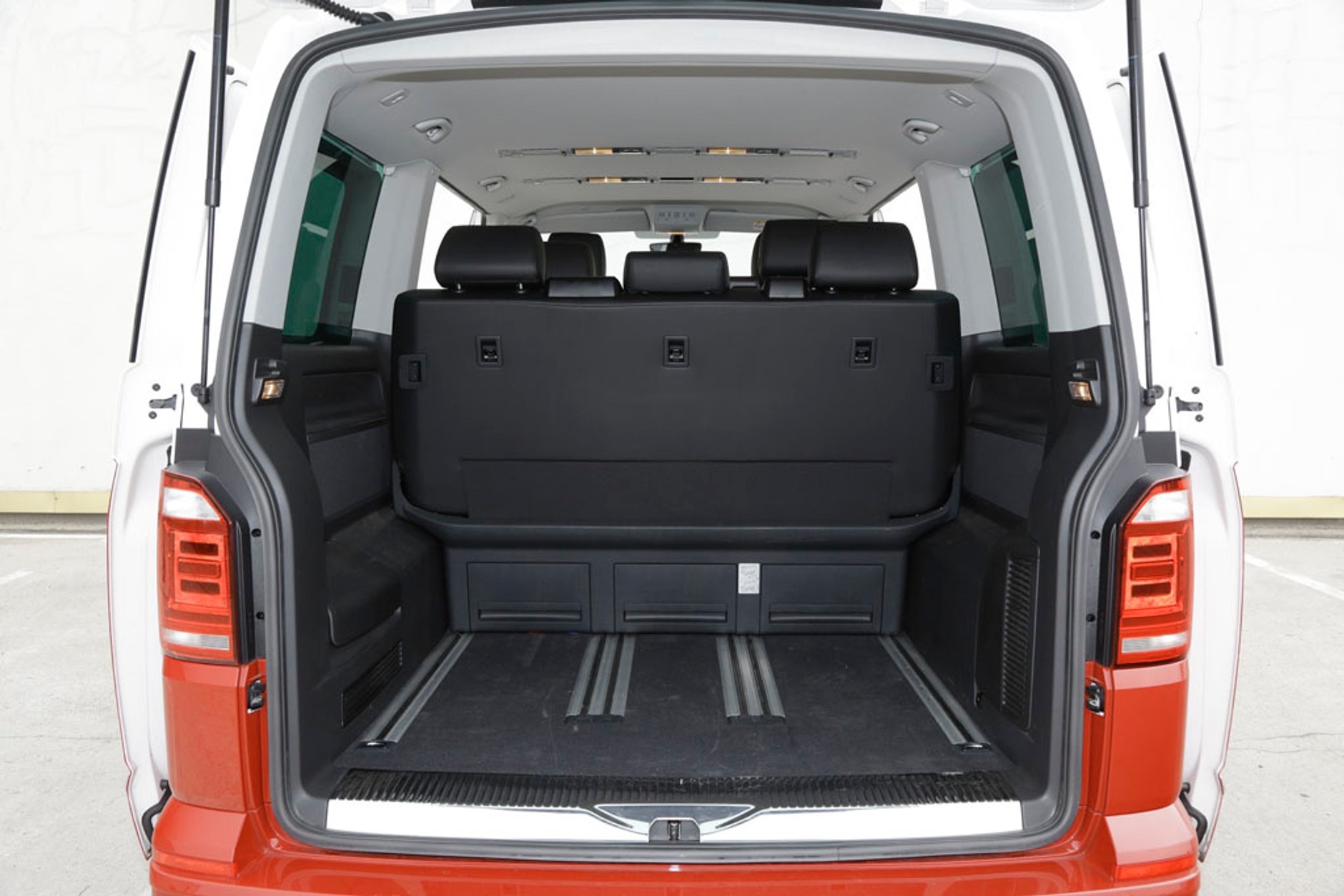 Volkswagen T6 Multivan Generation Six - wygoda dla 7 osób