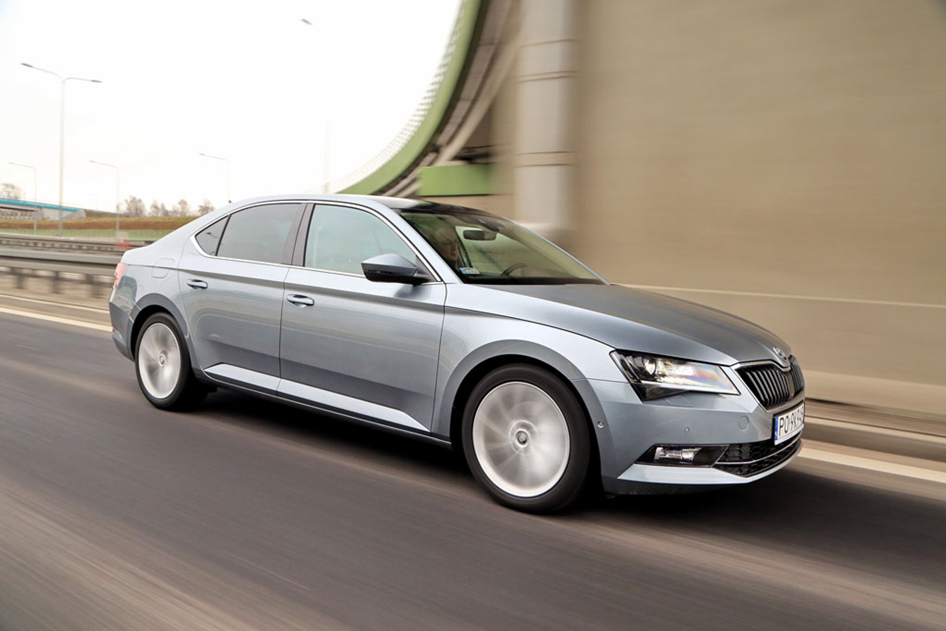 Skoda Superb 1.4 TSI ACT Style - klasa średnia małolitrażowa