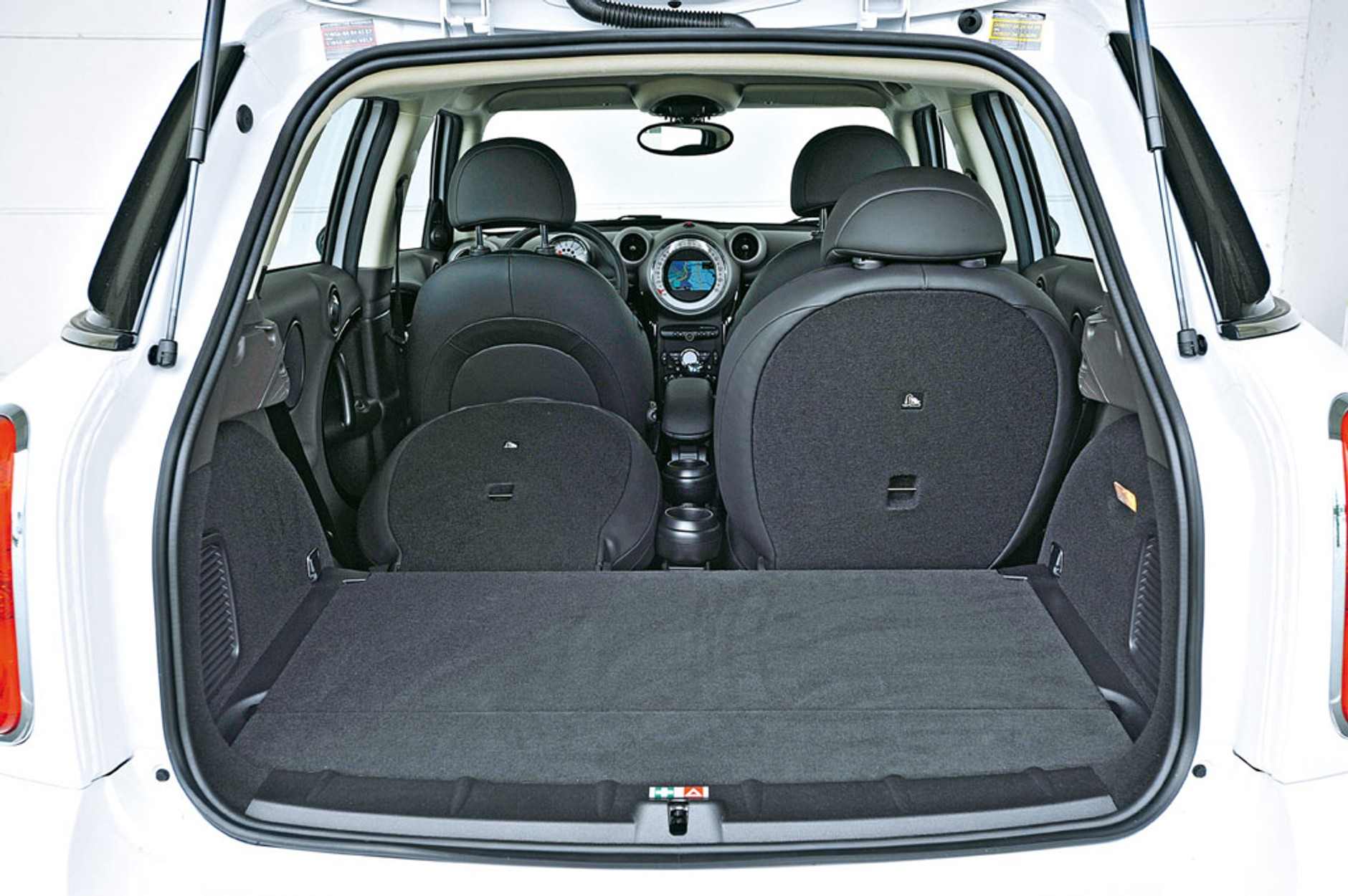 O dwóch takich, co bardzo chcieli być inni: Mini Countryman kontra Nissan Juke