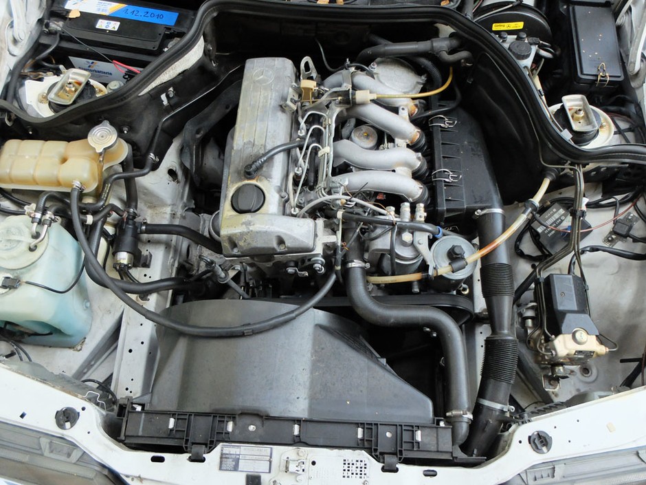 Mercedes W124 200D