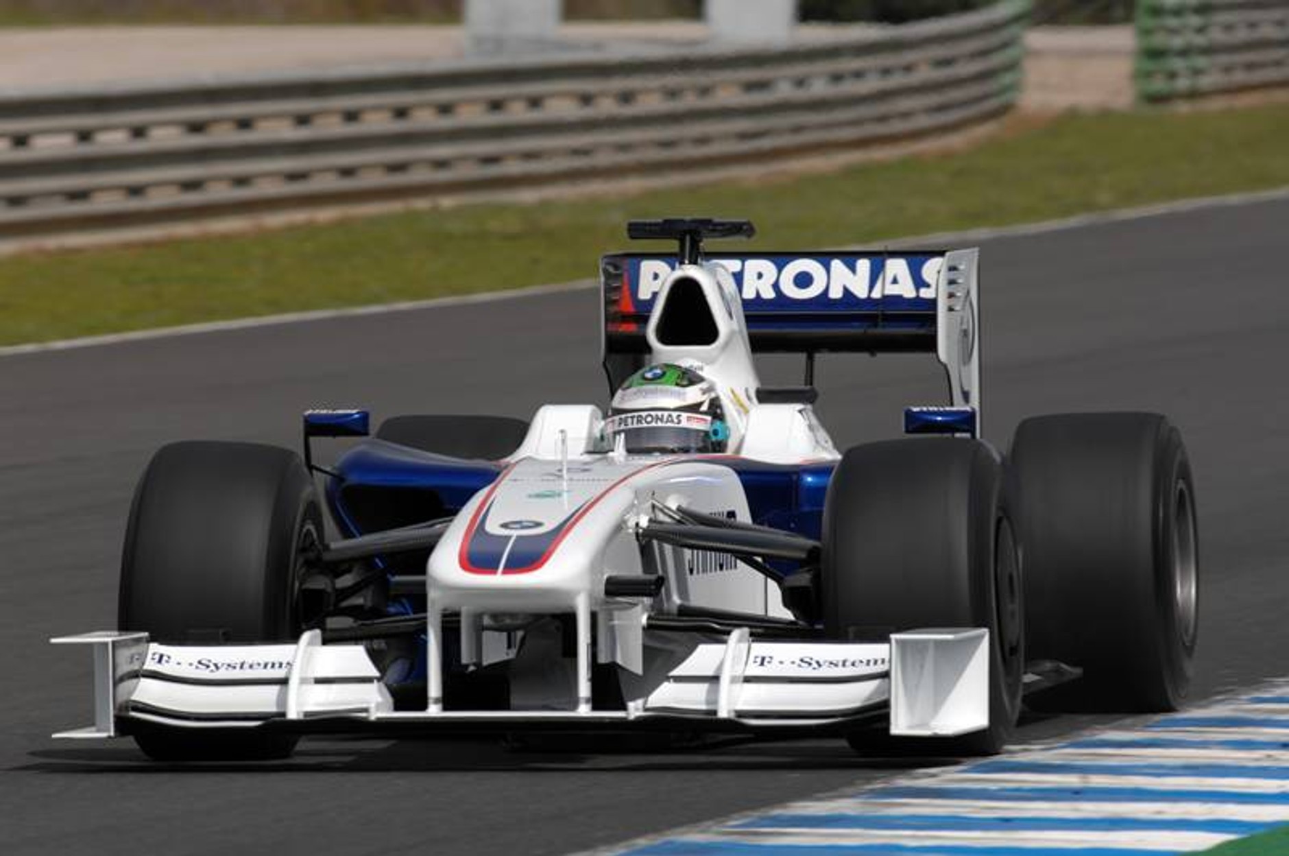 Formuła 1: fotogaleria z testów przed sezonem 2009