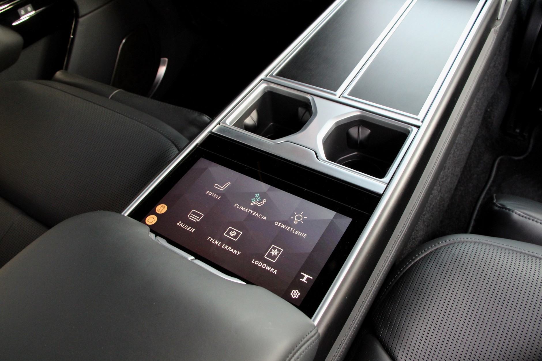 Range Rover 4.4 V8 SV LWB