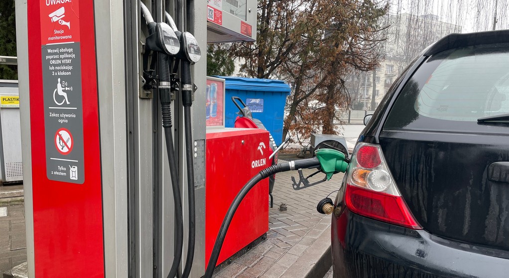 Tankowanie. Stacja paliw. Orlen