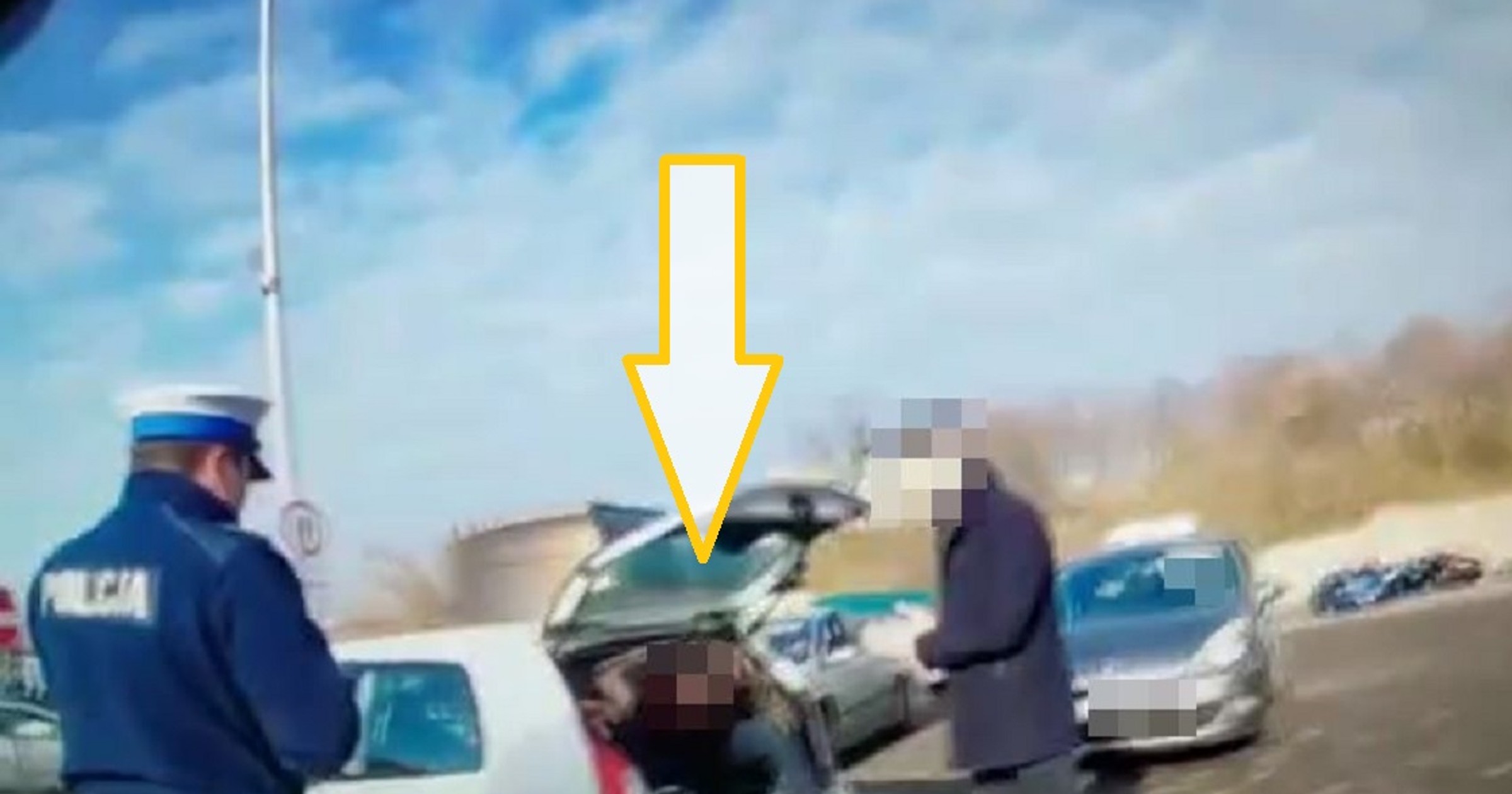 21-latek z Lublina wiózł w bagażniku swojego kolegę