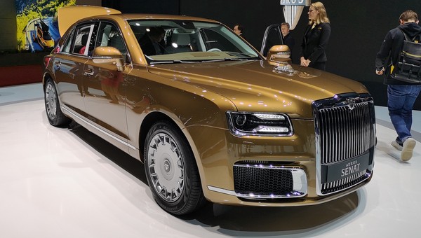 Luksus w Rosji ma się dobrze. "Narodowy" producent sprzedał cztery razy więcej aut niż w 2020 r.