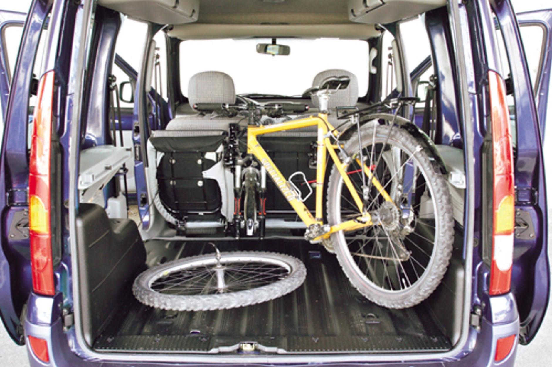 Skoda Roomster, Nissan Note, Renault Kangoo, Opel Meriva - Małe nie musi być ciasne!