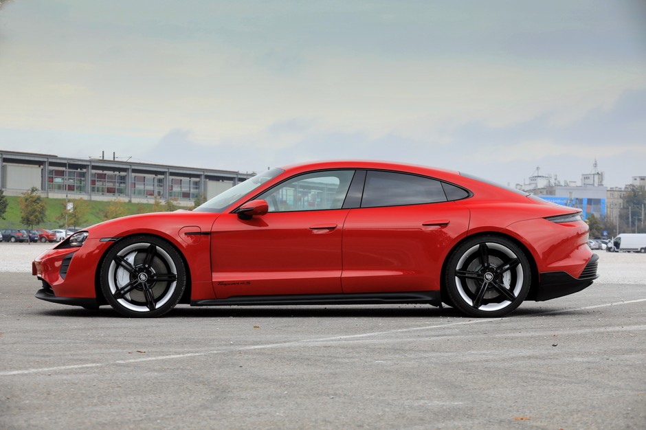 Porsche Taycan 4S