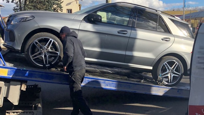 Wypożyczali auta i sprzedawali je we Francji