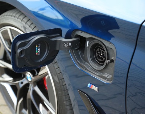 BMW 545e xDrive (2021, G30 LCI)