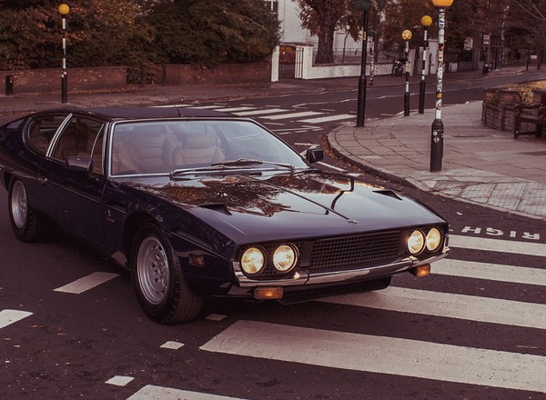Lamborghini Espada znalezione w szopie po 30 latach zapomnienia