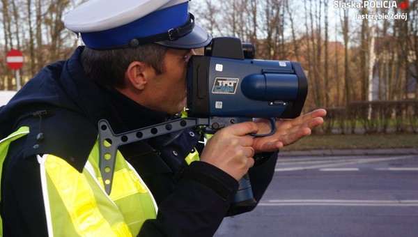 Laserowy miernik prędkości z rejestracją obrazu