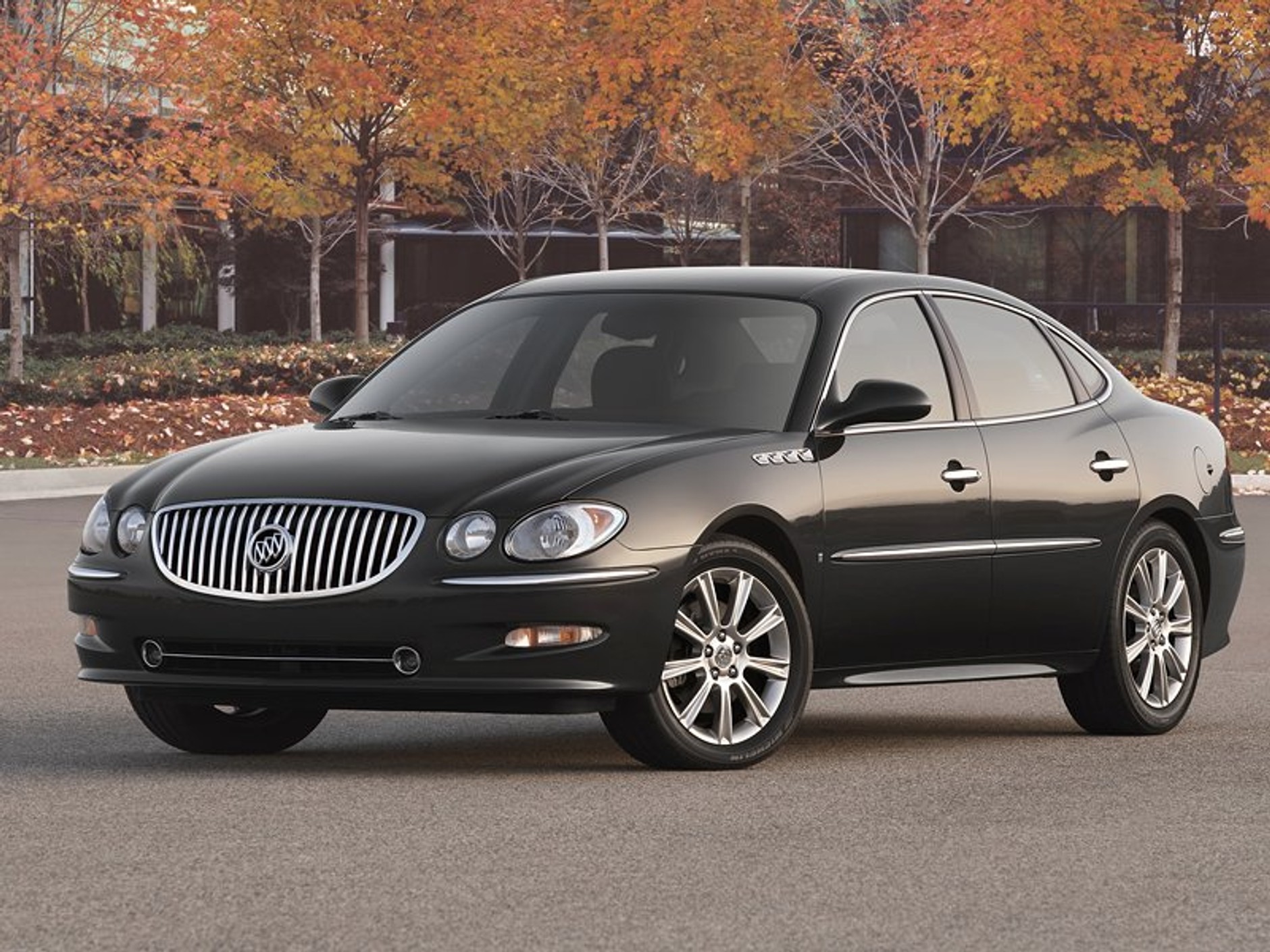 Buick LaCrosse Super i Lucerne Super: start modeli premium