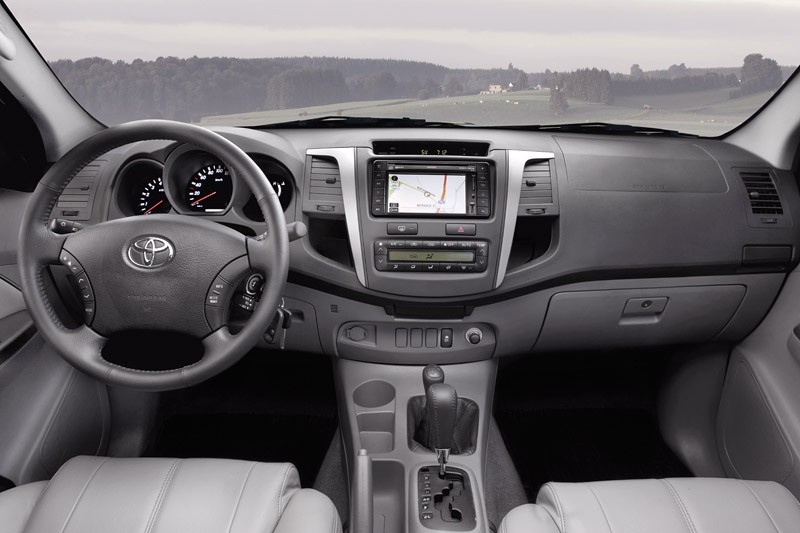 Toyota Hilux: restyling pickupa na nowy rok modelowy