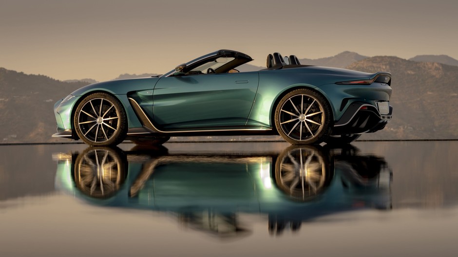Aston Martin V12 Vantage Roadster