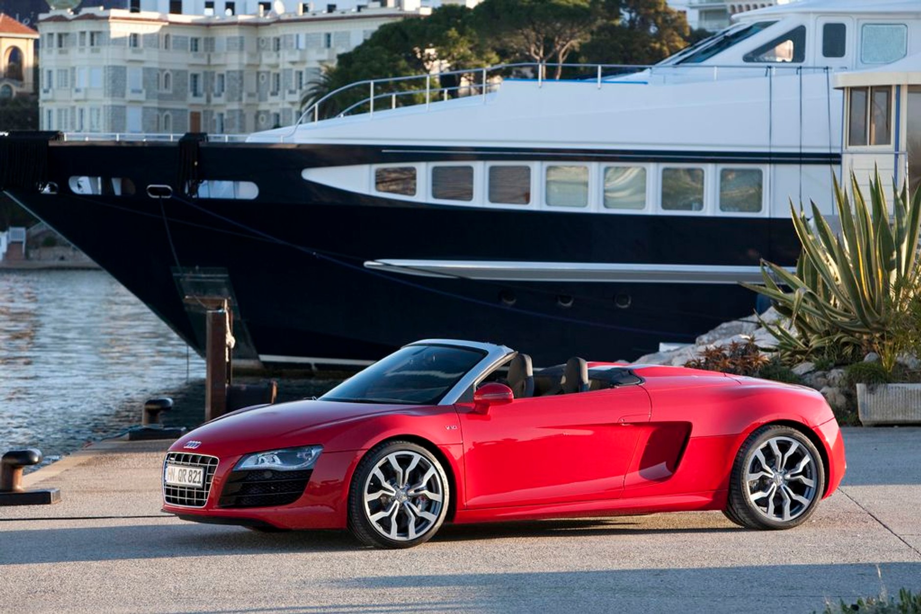 Audi R8 Spyder - supercabrio na wiosnę