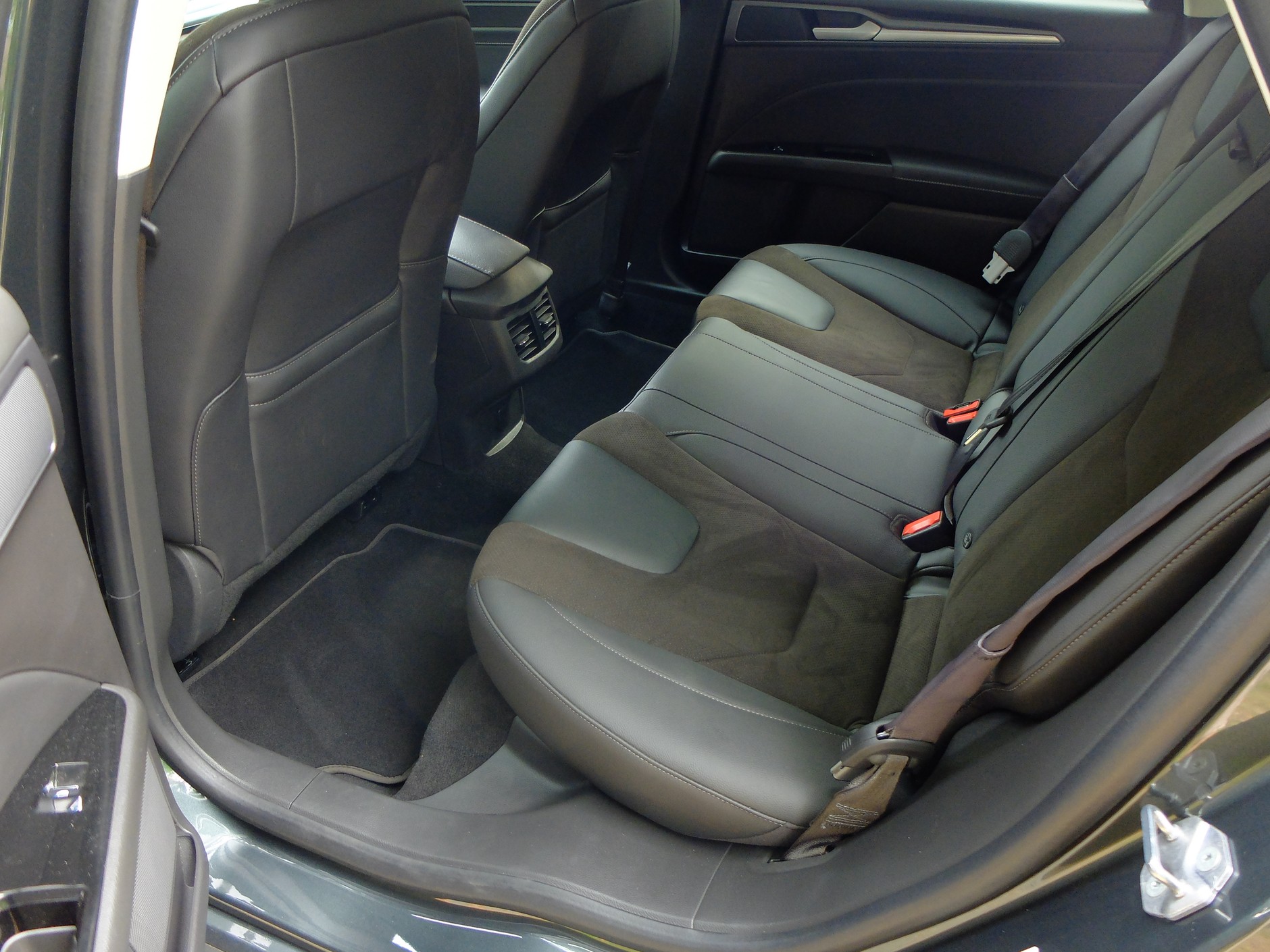 Ford Mondeo Hybrid