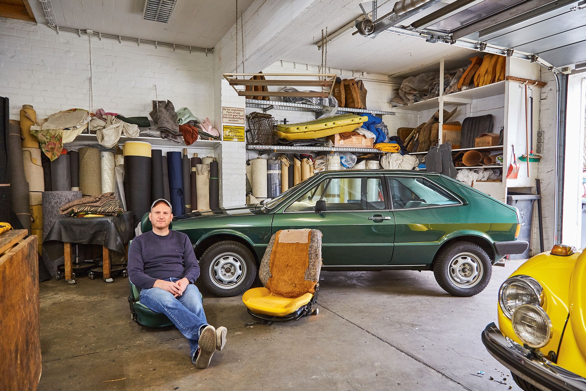 Jak samodzielnie naprawić zniszczoną tapicerkę?