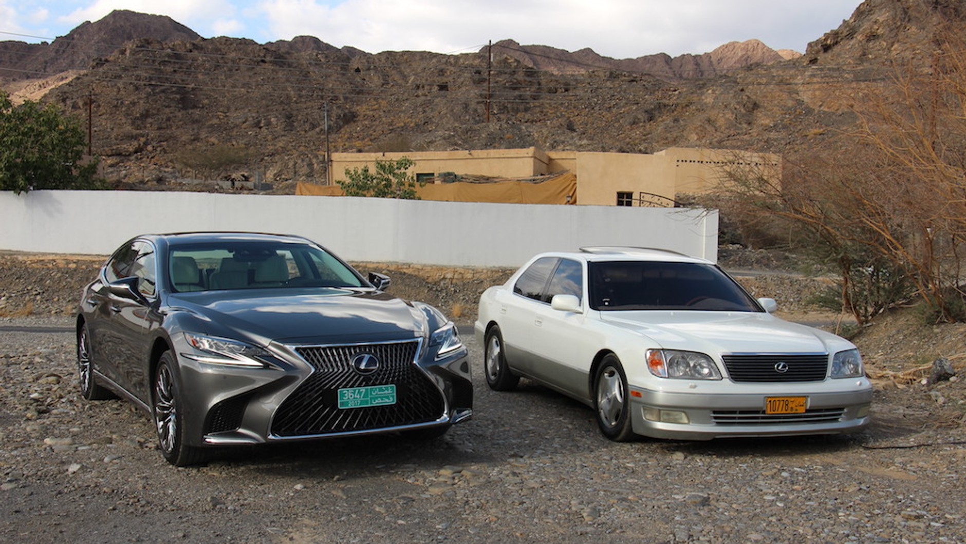 Lexus LS 500h i LS 400 pierwszej generacji