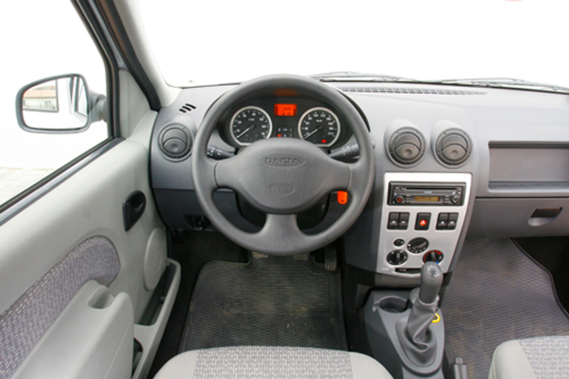 Dacia Logan MCV 1.6 - Praktyczność w standardzie