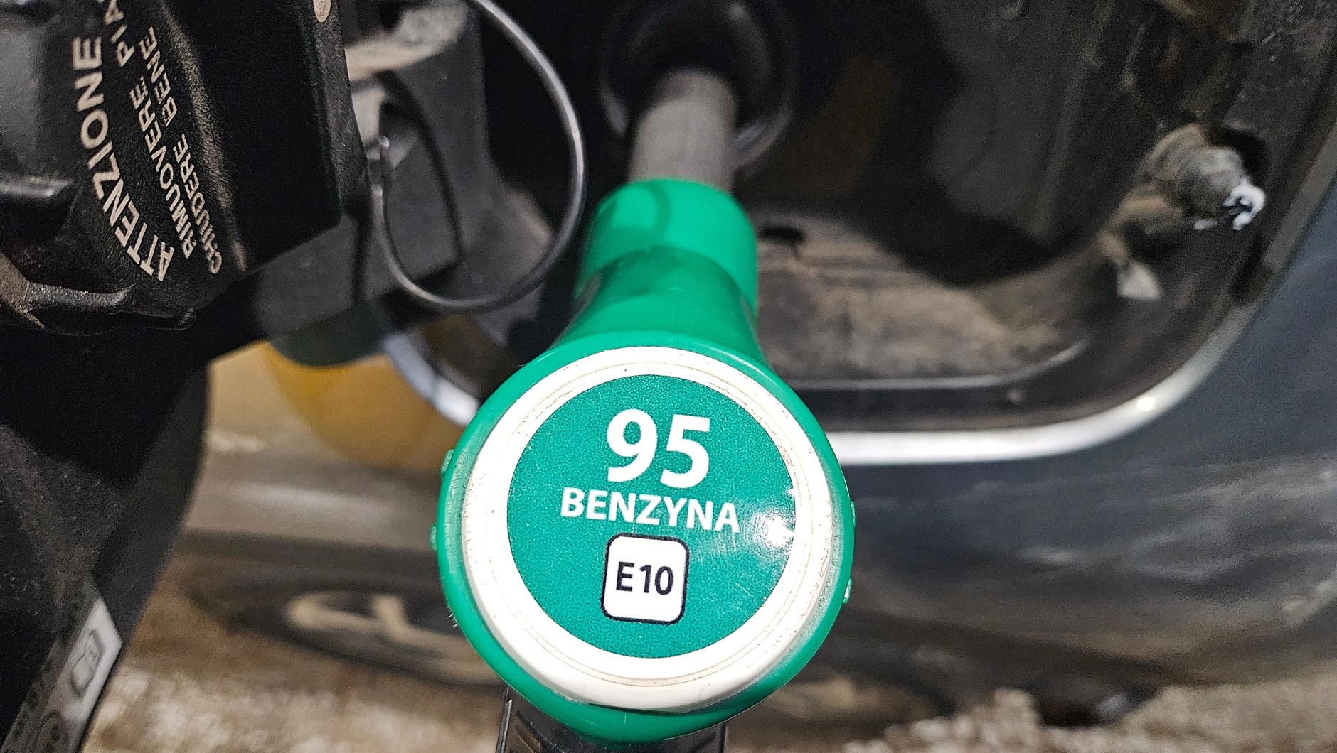 Tankowanie, benzyna E10
